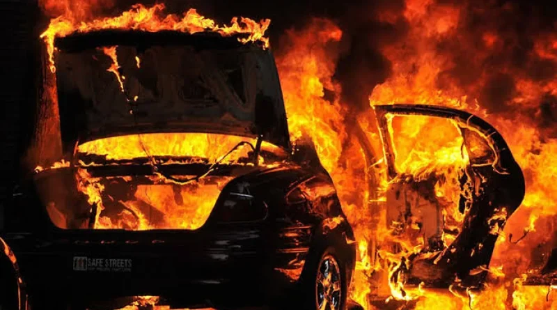 Diduga Akibat Korsleting Aki, Mobil Terbakar Saat Isi BBM di SPBU Bogor